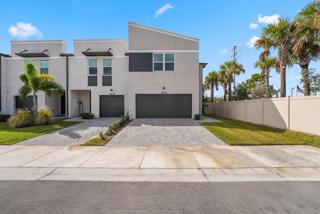 Luxury Townhouse for sale in Stuart, Florida