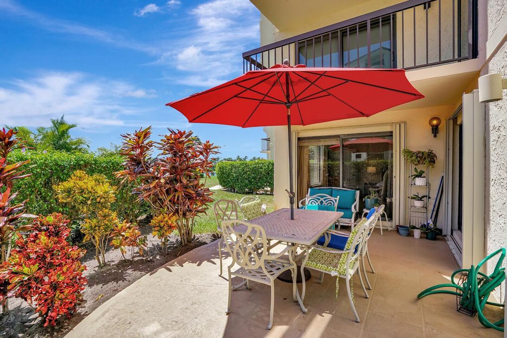 Luxury apartment complex for sale in North Palm Beach, United States