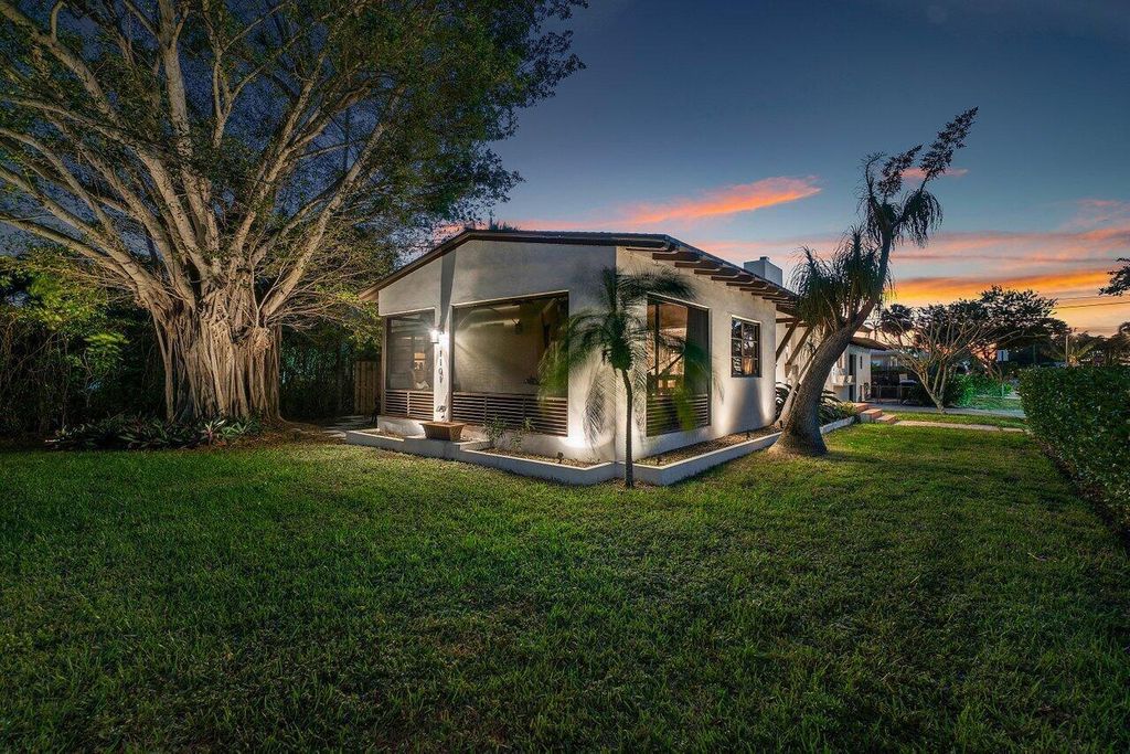 3 bedroom luxury Villa for sale in Lake Worth, Florida