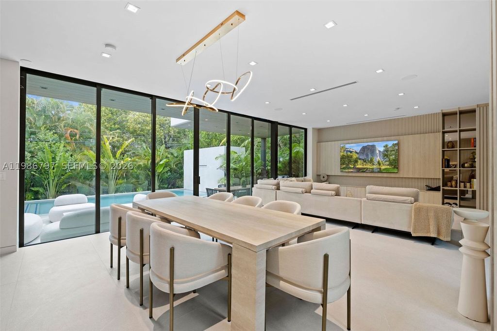 Luxury Villa for sale in Miami Beach, United States - 132397788 - LuxuryEstate.com