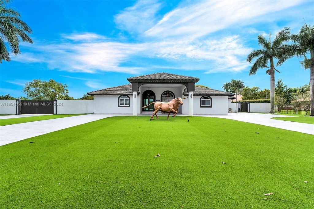 5 bedroom luxury Villa for sale in Miami Terrace Mobile Home, Florida
