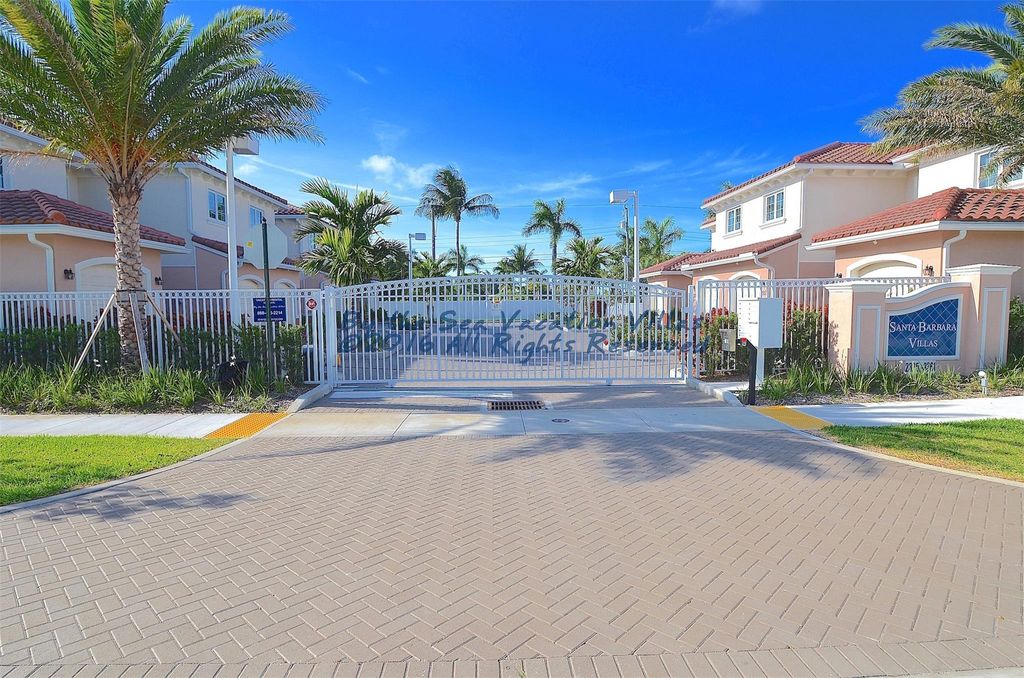 3 bedroom luxury Townhouse for sale in Pompano Beach, Florida