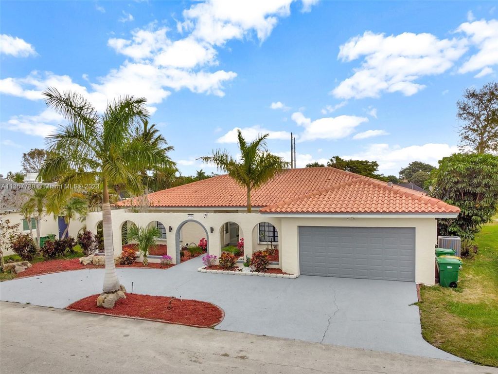 4 bedroom luxury Villa for sale in Tamarac, Florida 128620058