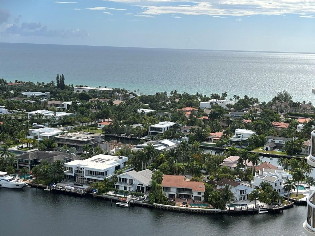 Luxury apartment complex for sale in Aventura, Florida 127769484