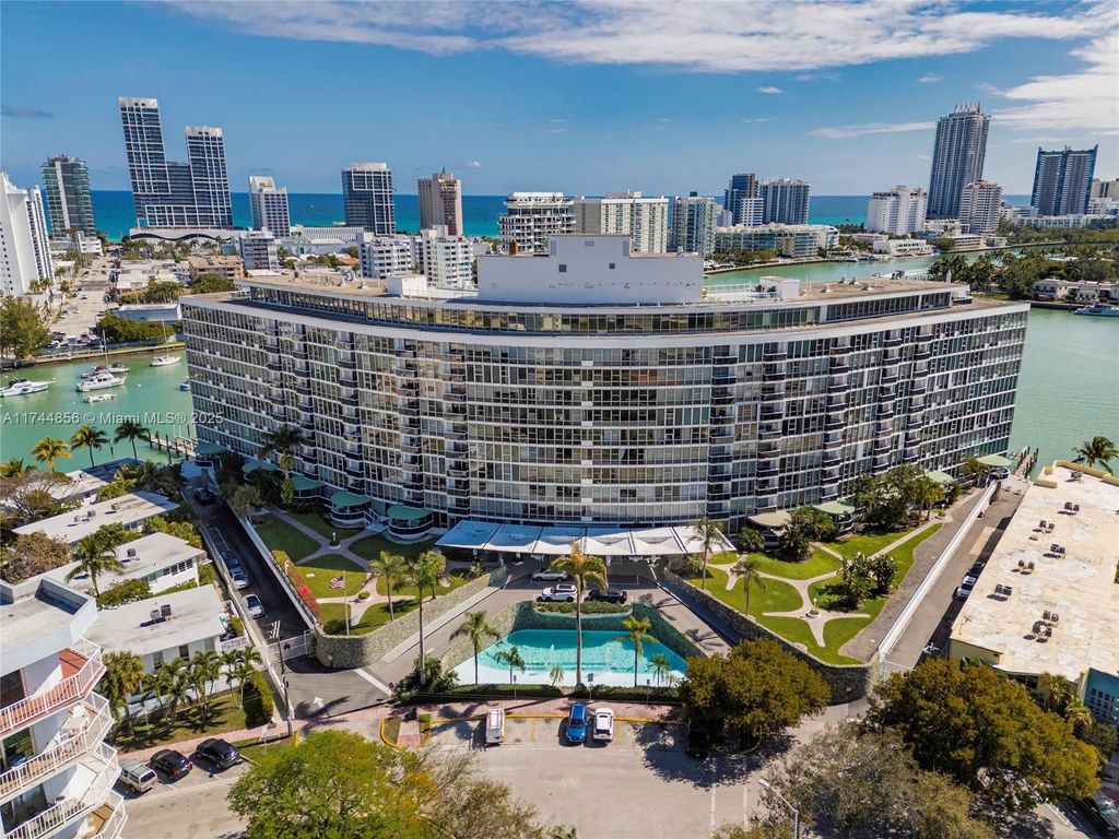 Luxury apartment complex for sale in Miami Beach, United States ...