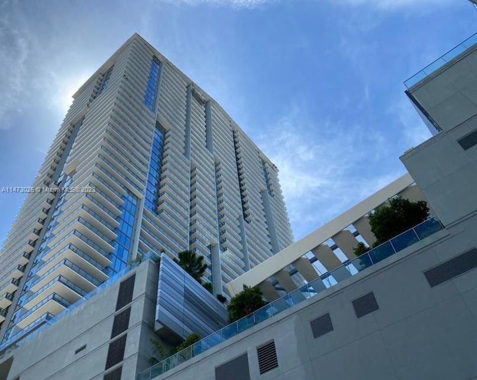 Luxury apartment complex for sale in Miami, Florida 129429182