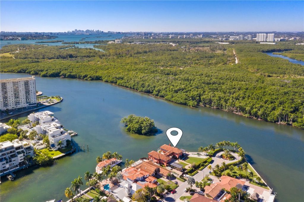 7 bedroom luxury Villa for sale in Sunny Isles Beach, Florida