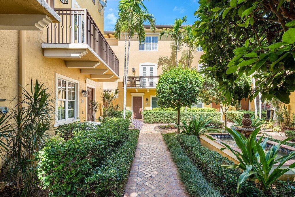 3 bedroom luxury Townhouse for sale in Delray Beach, Florida