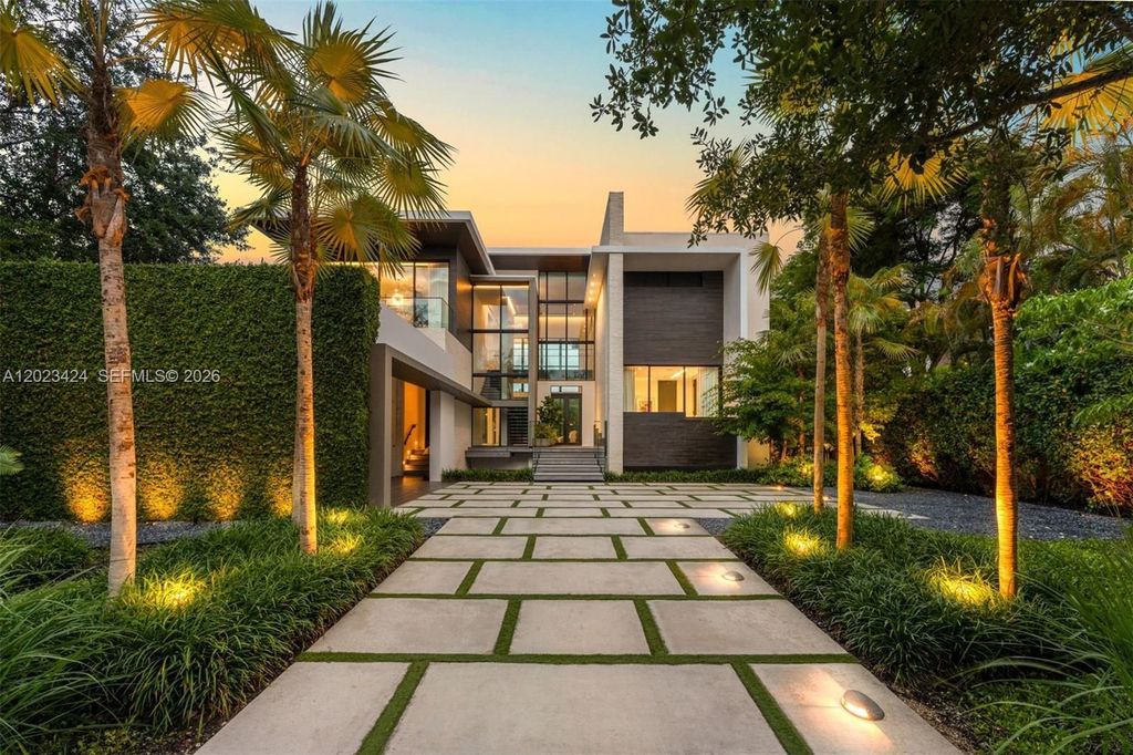 Luxury Villa for sale in Coral Gables, United States - 132625387 - LuxuryEstate.com