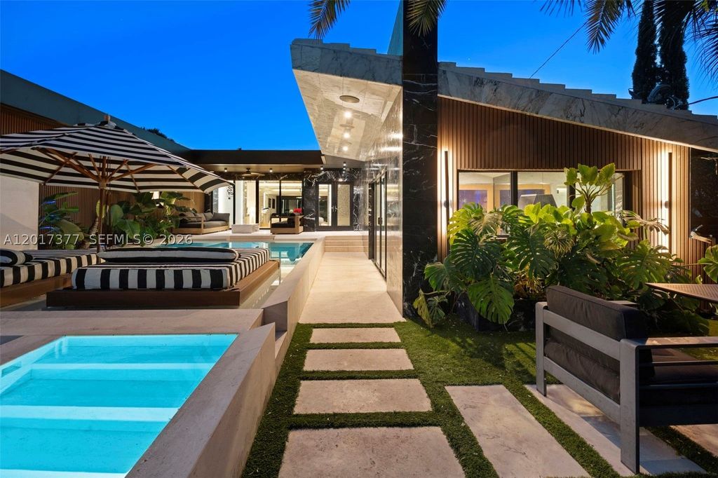 5 bedroom luxury Villa for sale in Miami Beach, Florida - 132564709 - LuxuryEstate.com