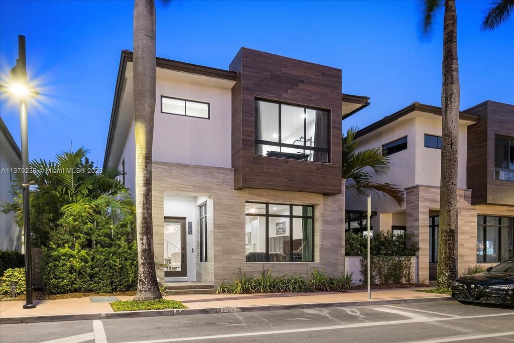 3 bedroom luxury Villa for sale in Doral, Florida 128808861