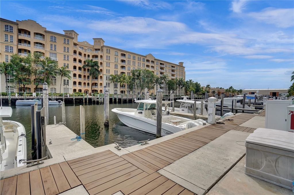 Luxury apartment complex for sale in Aventura, Florida 129653739