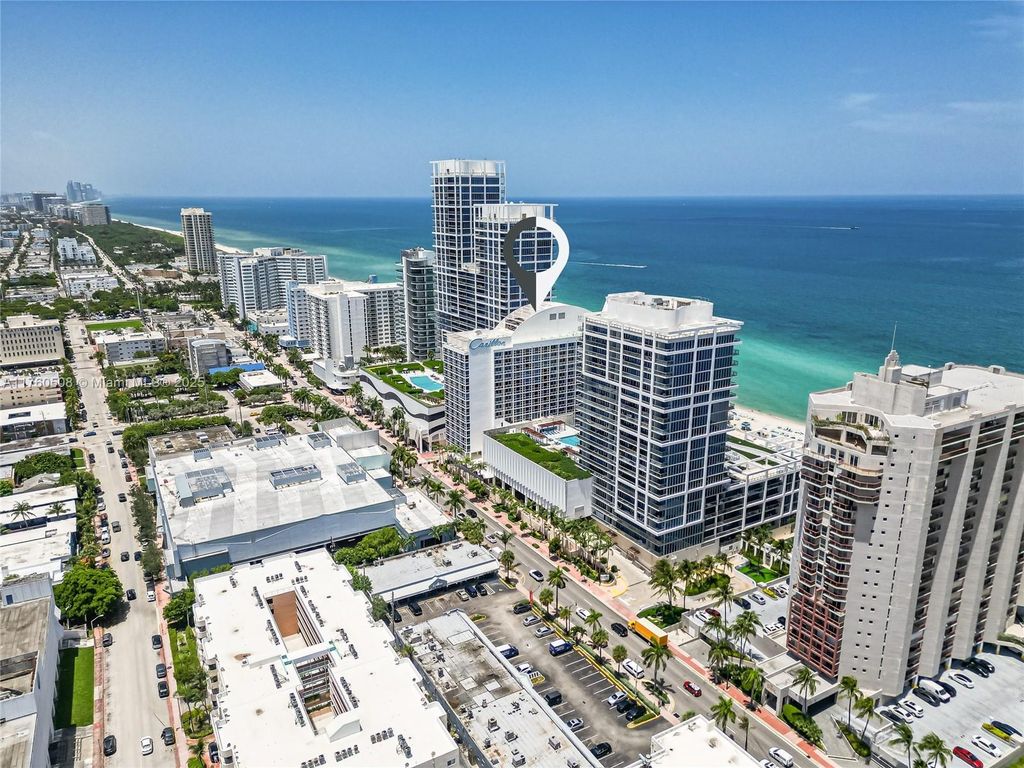 Luxury apartment complex for sale in Miami Beach, United States ...