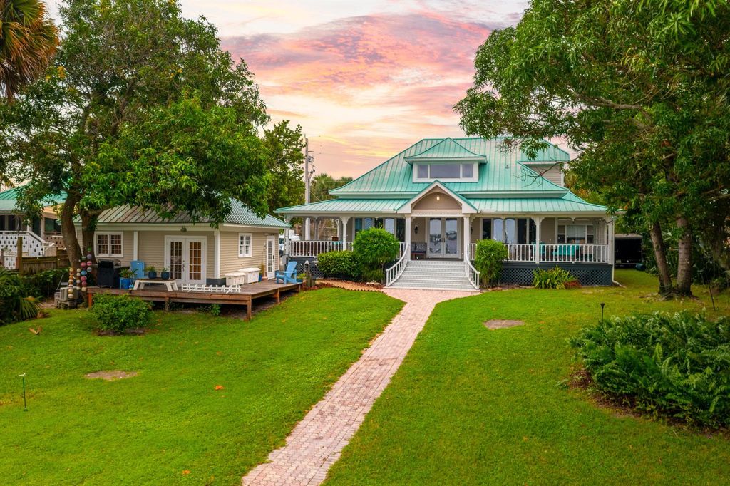 3 bedroom luxury Villa for sale in Stuart, Florida