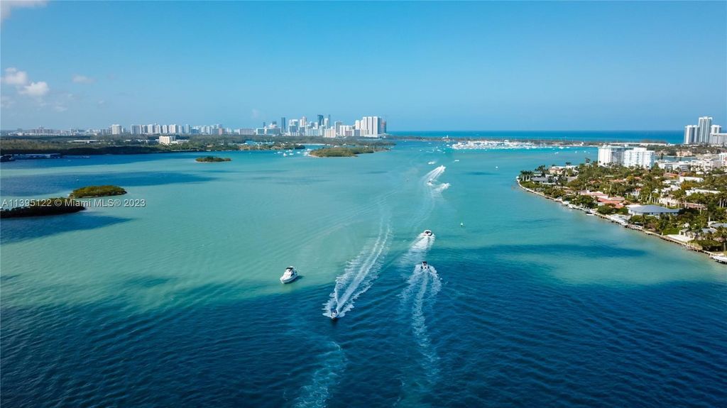 Luxury apartment complex for sale in Bay Harbor Islands, United States