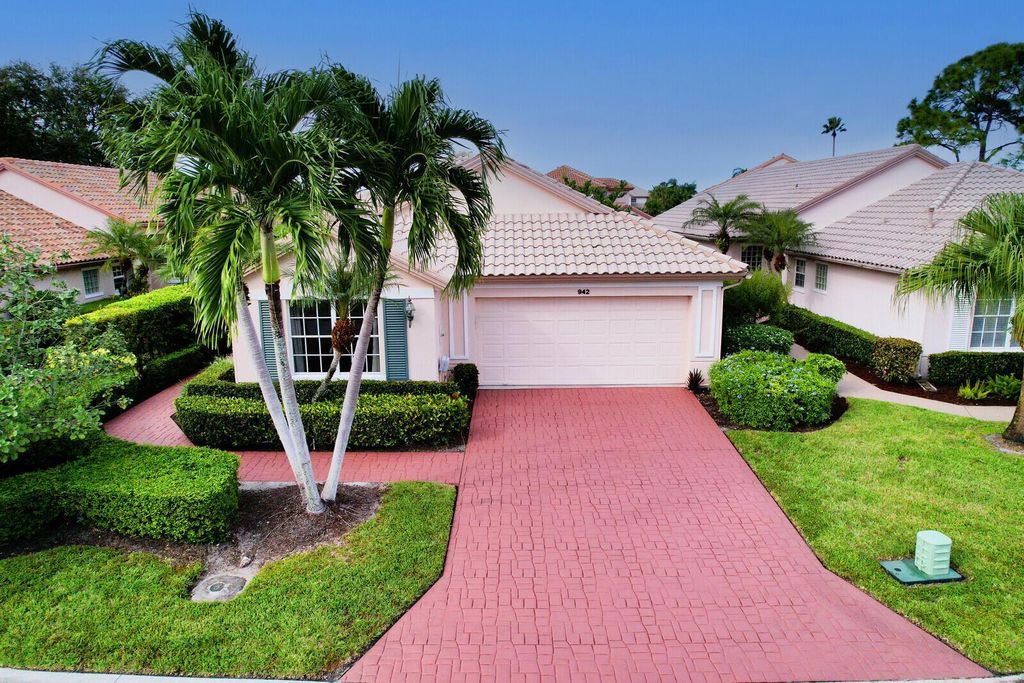 3 bedroom luxury Villa for sale in Palm Beach Gardens, Florida