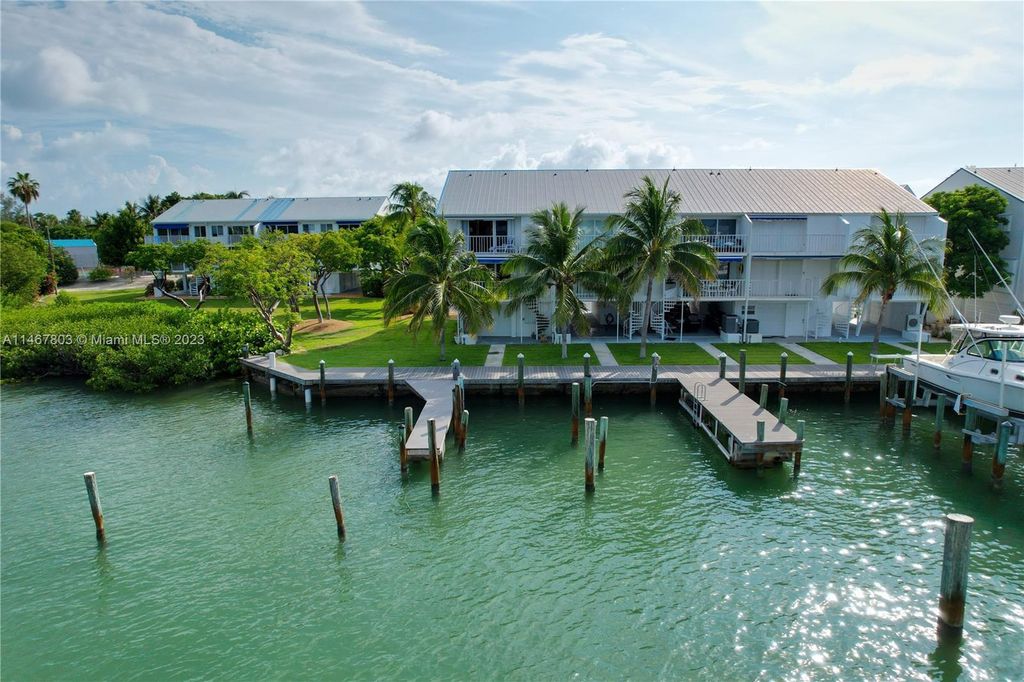 2 bedroom luxury Townhouse for sale in Marathon, United States