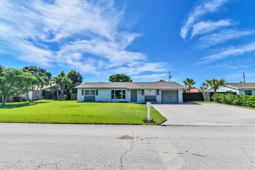 Luxury Villa for sale in Lake Clarke Shores, United States 129326626