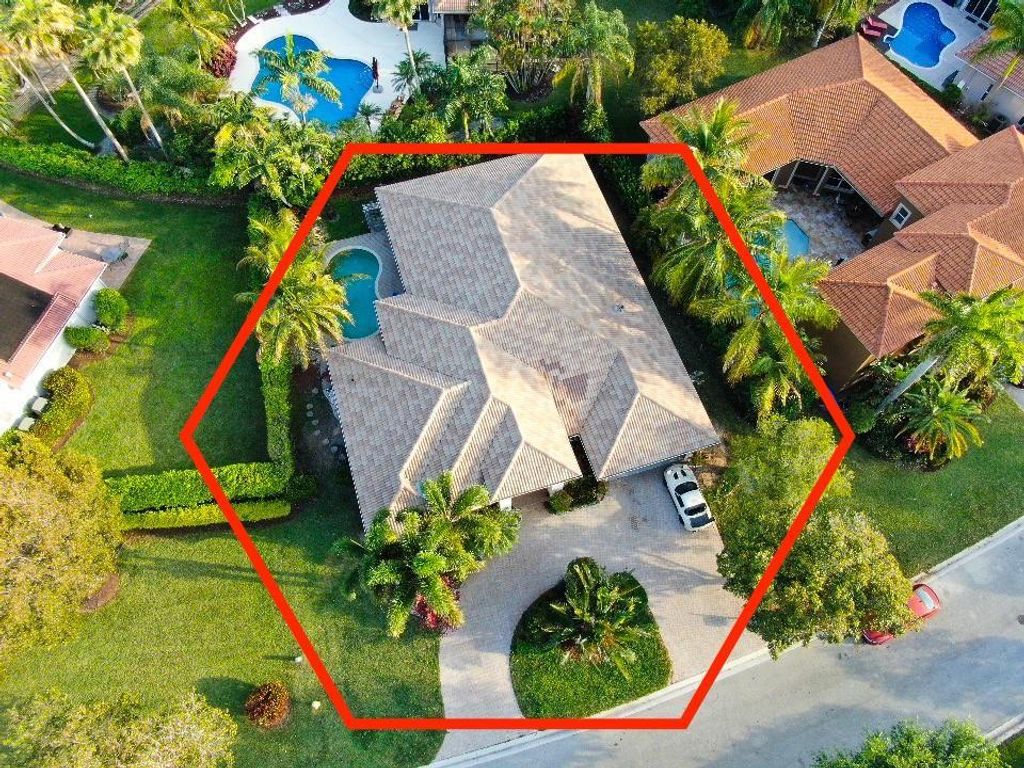 4 bedroom luxury Villa for sale in Coral Springs, Florida