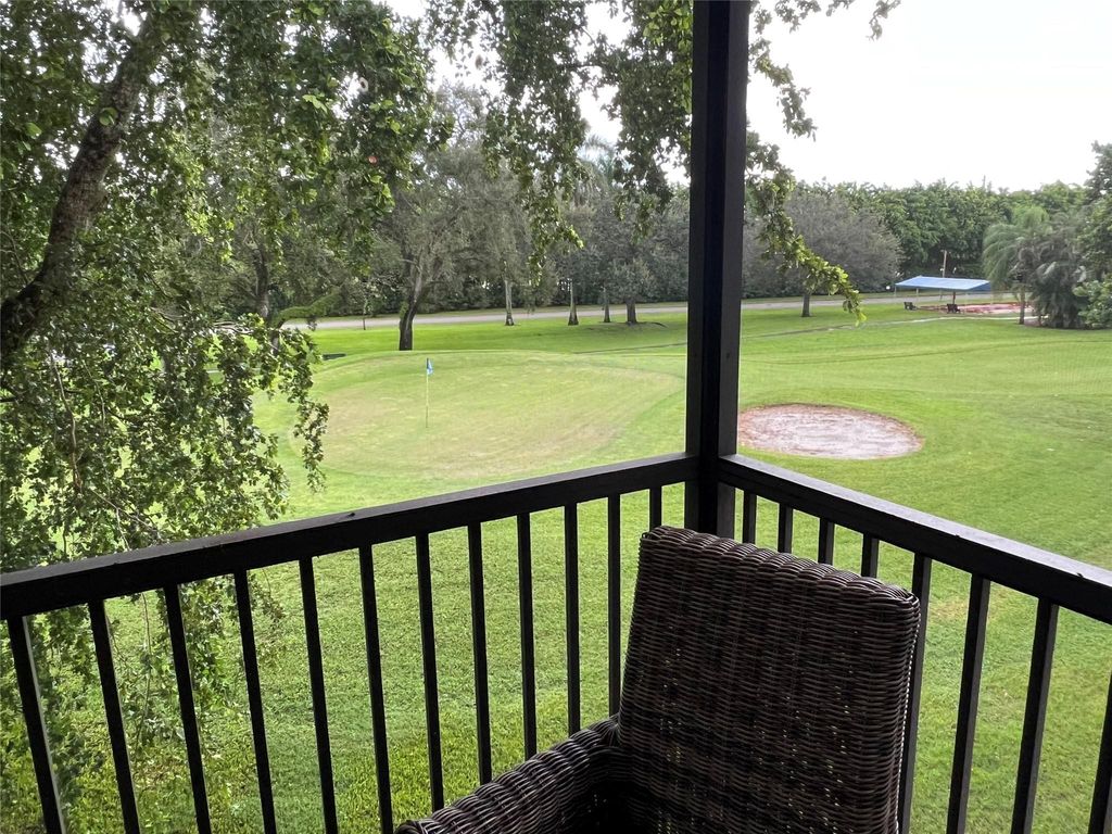 Luxury apartment complex for rent in Pembroke Pines, Florida