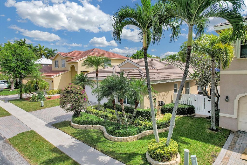 3 bedroom luxury Villa for sale in Margate, Florida