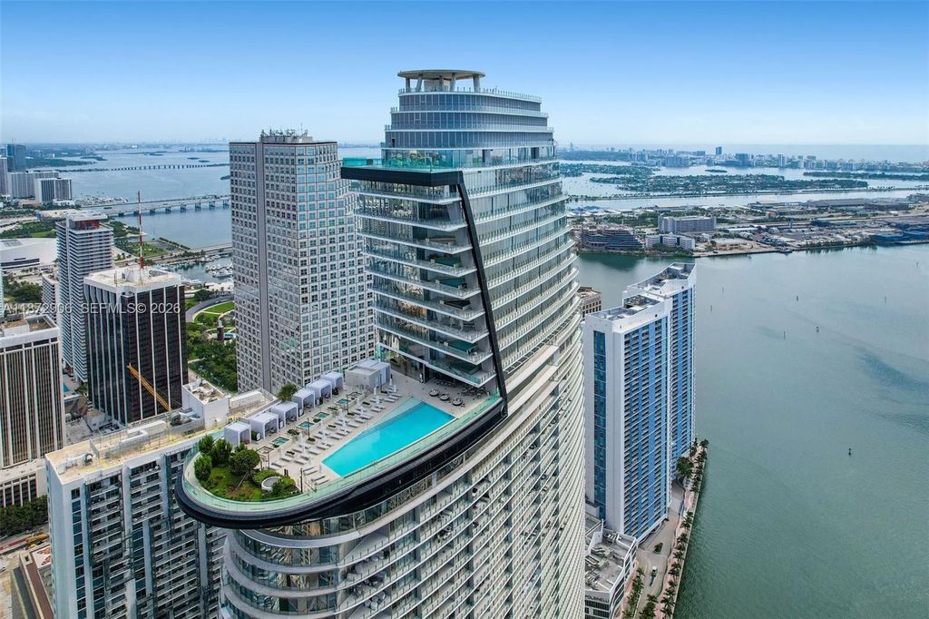 Prestigious residential complex for sale in Miami, USA