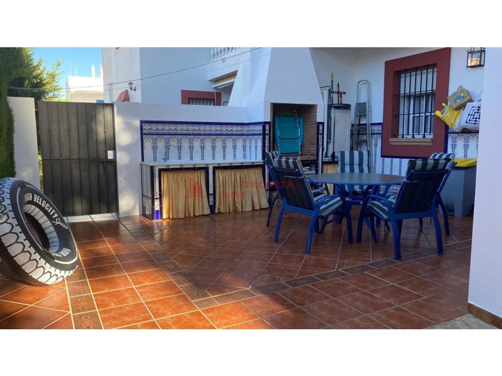 Vivienda exclusiva de 377 m2 en venta Islantilla, España 128305874