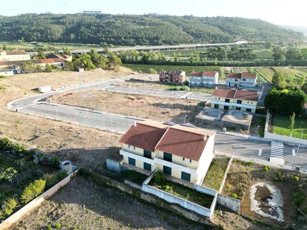 Nazaré, Portekiz, 2600 Arazi 129284795