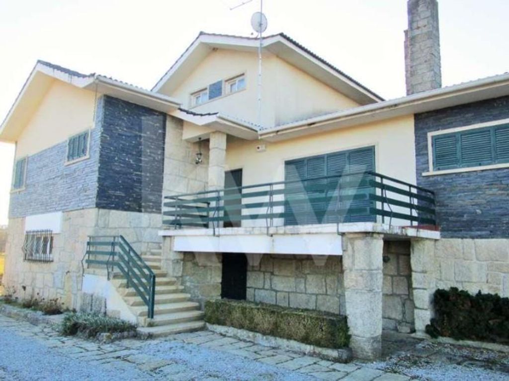 8 room luxury House for sale in Gouveia, Distrito da Guarda 128235745
