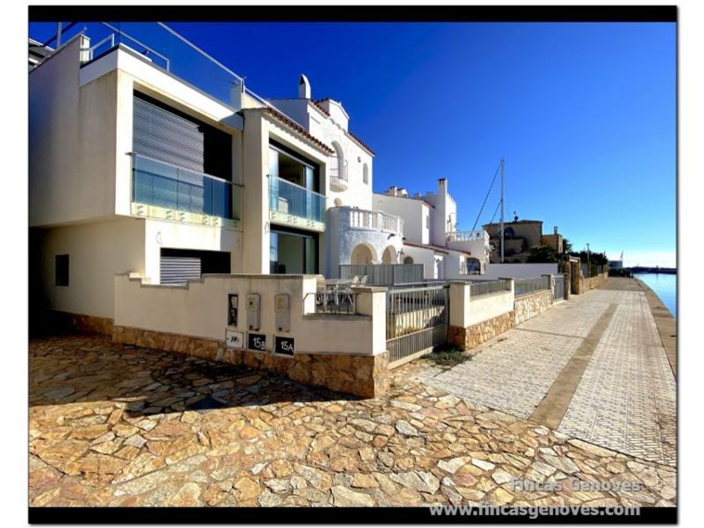 4 room luxury House for sale in Empuriabrava, Spain 73285965