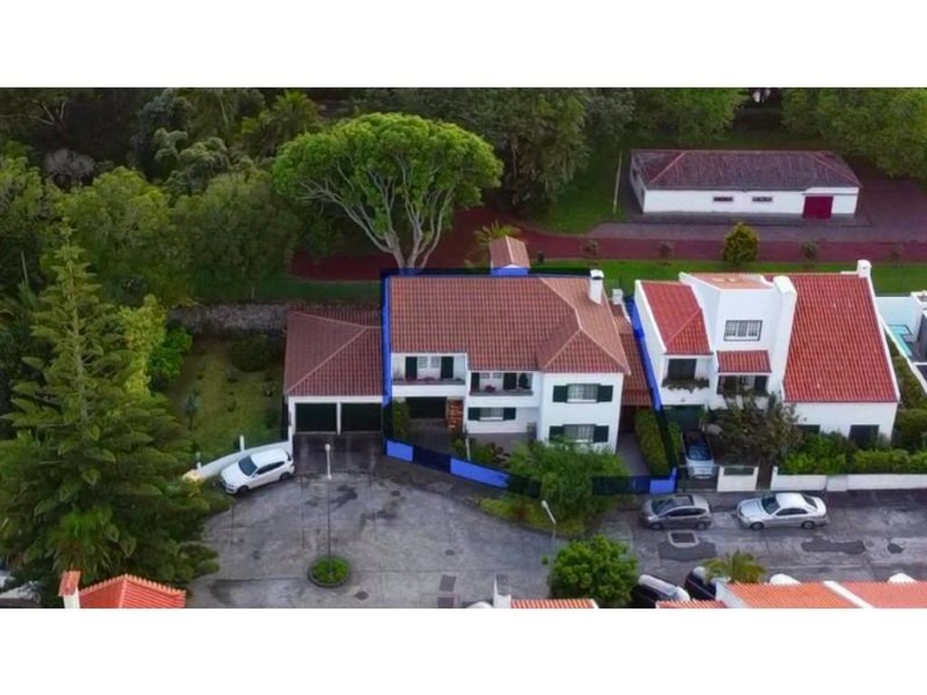 Luxury House for sale in Ponta Delgada, Azores 128833741