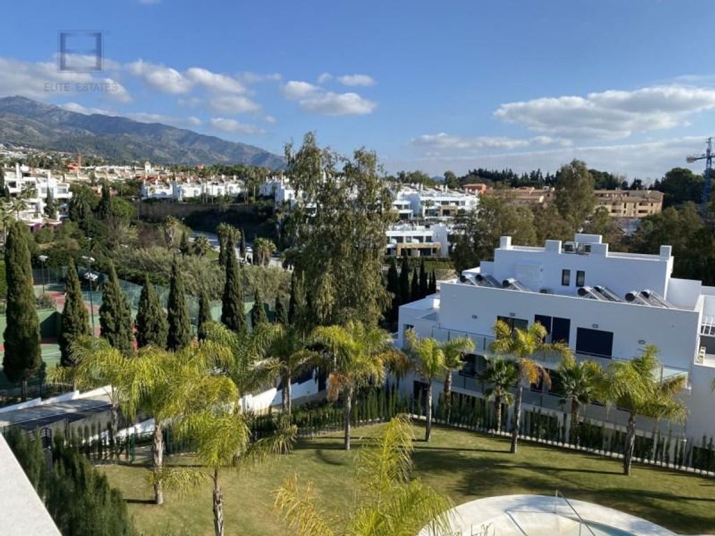 3 bedroom luxury penthouse for sale in Marbella, Spain 128621251