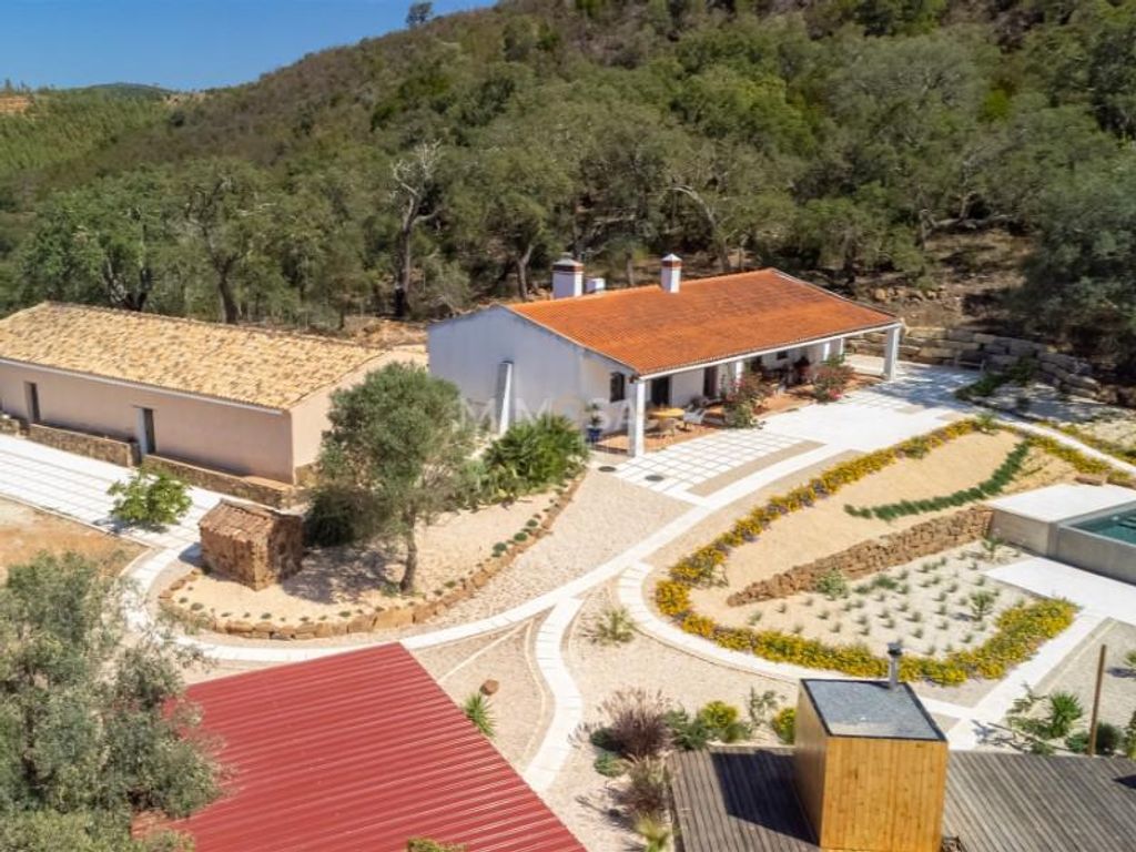 2 room luxury House for sale in Monchique, Distrito de Faro 129361252