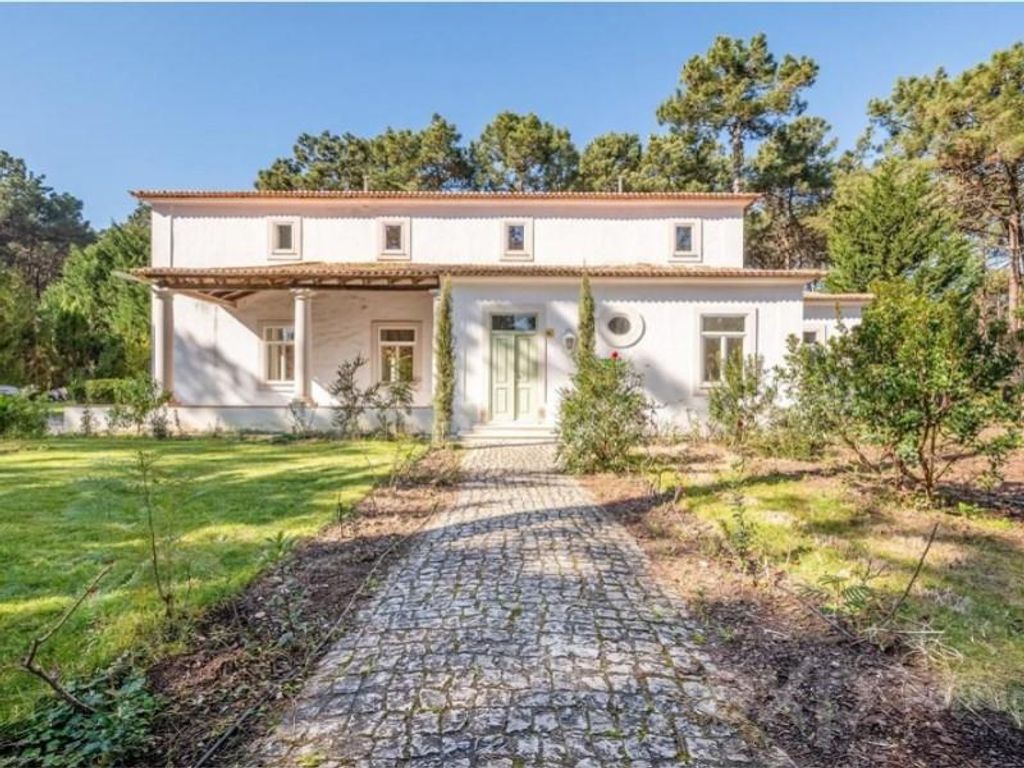 almada-128841909-luxuryestate