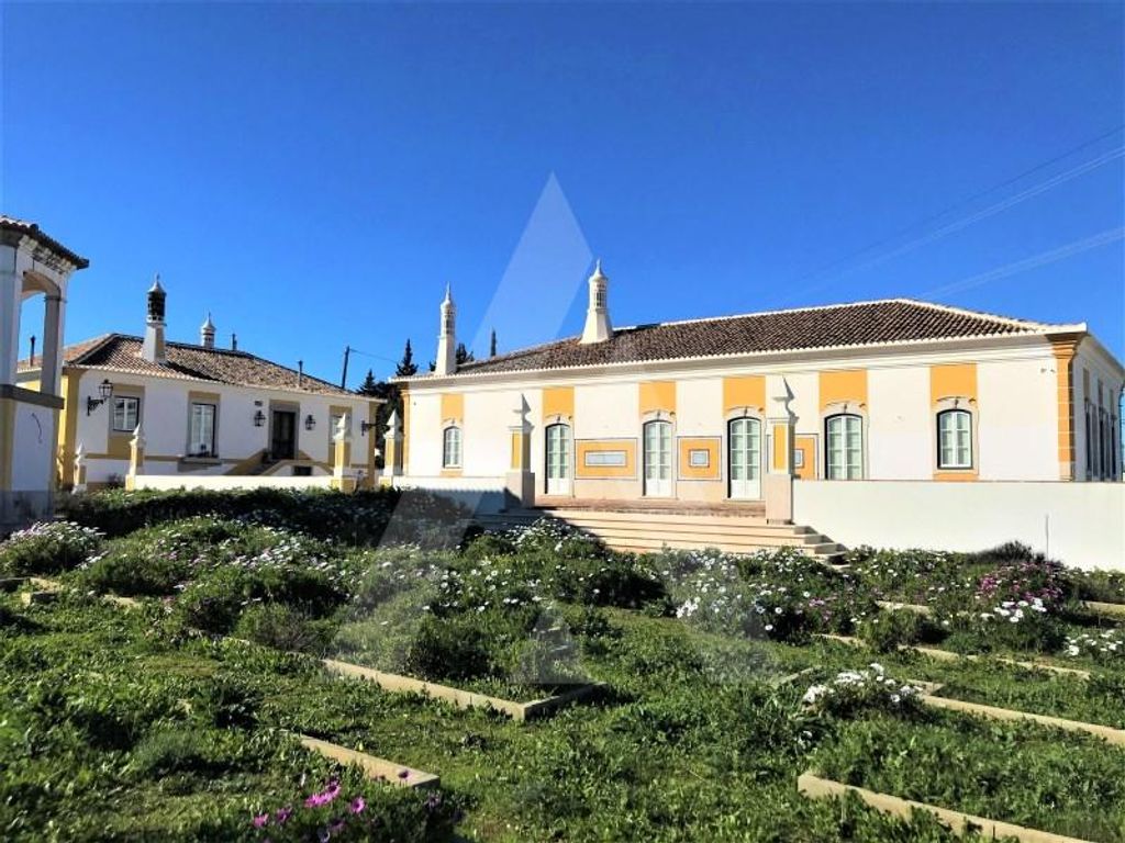 9 room luxury mansion for sale in Almancil, Loulé, Algarve, Distrito de