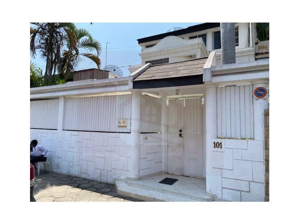 4 room luxury Semidetached House for rent in Alvalade, Luanda, Luanda