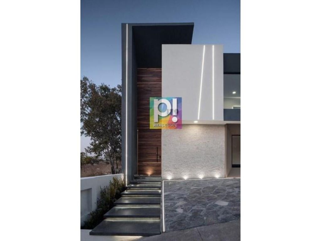 4 room luxury House for sale in Vistas Altozano, Morelia, Michoacán