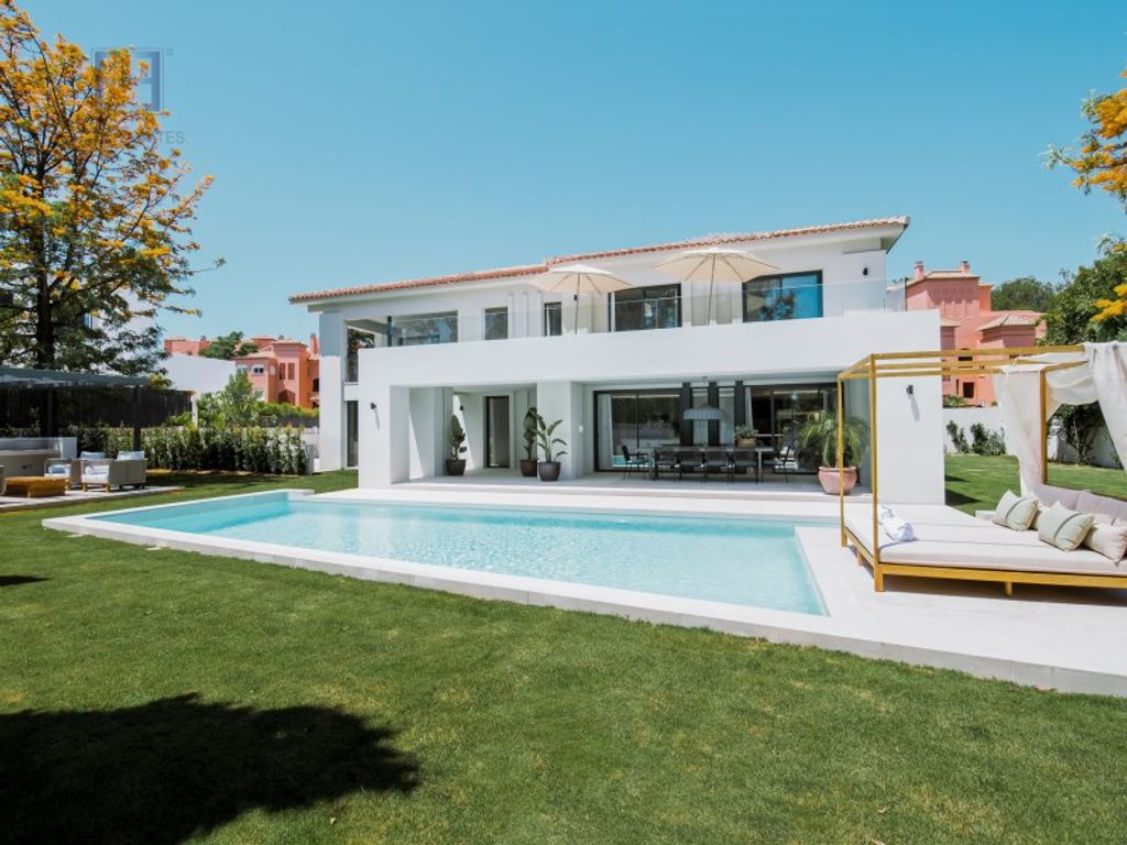 4 room luxury Detached House for sale in Guadalmina Baja, Marbella