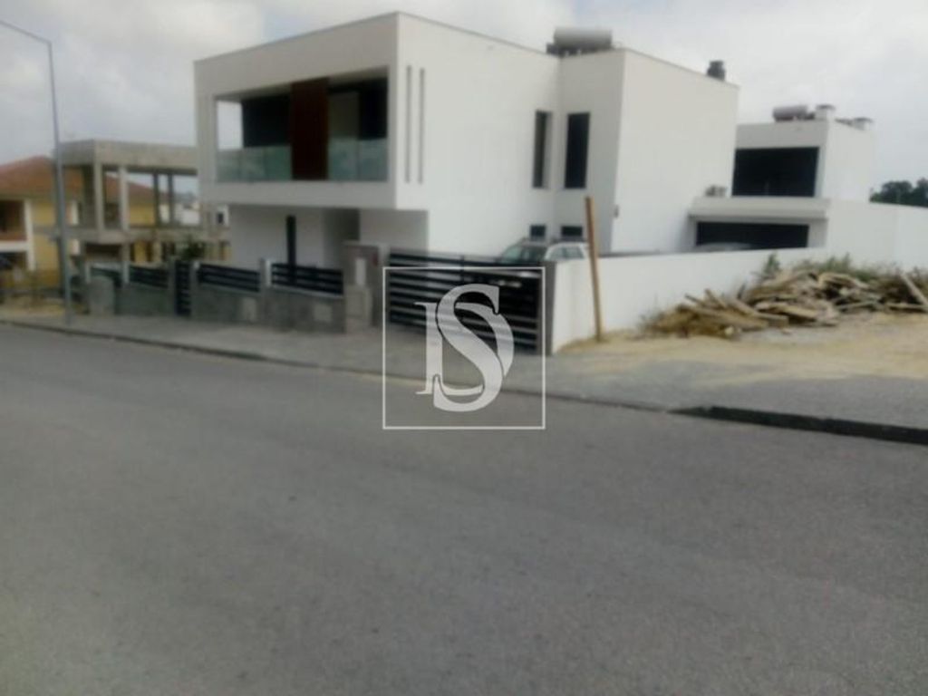 4 room luxury House for sale in Vale de Milhacos, Seixal, Distrito de