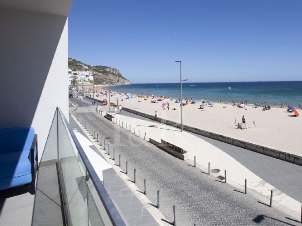 Luxury Apartment for sale in Praia do Ouro, Sesimbra, Distrito de