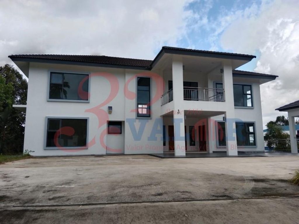 6 room luxury Detached House for sale in Kampong Berakas, Daerah Brunei