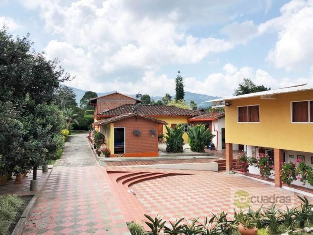 Villa / Chalet de 585 m2 en venta en Parte alta, Rionegro, Departamento de Antioquia