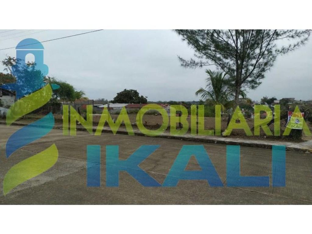 Terreno / Solar de 1100 m2 en venta Tuxpan, Estado de Michoacán de