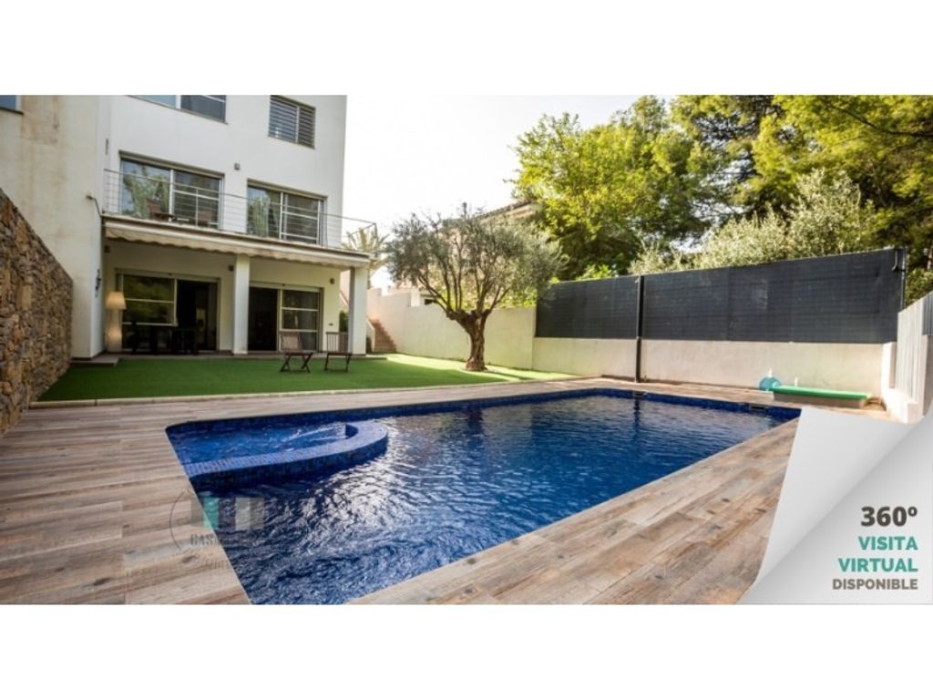 6 bedroom luxury Semidetached House for sale in Las Palmas, Benicassim