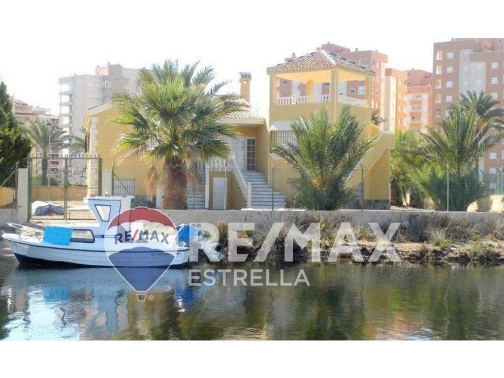 3 room luxury Villa for sale in La Manga del Mar Menor, Murcia 129430002