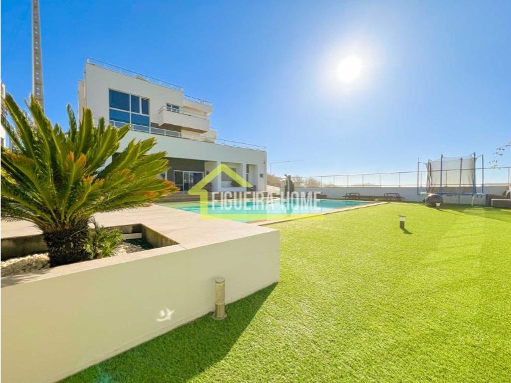 4 room luxury House for sale in Buarcos, Figueira da Foz, Distrito de