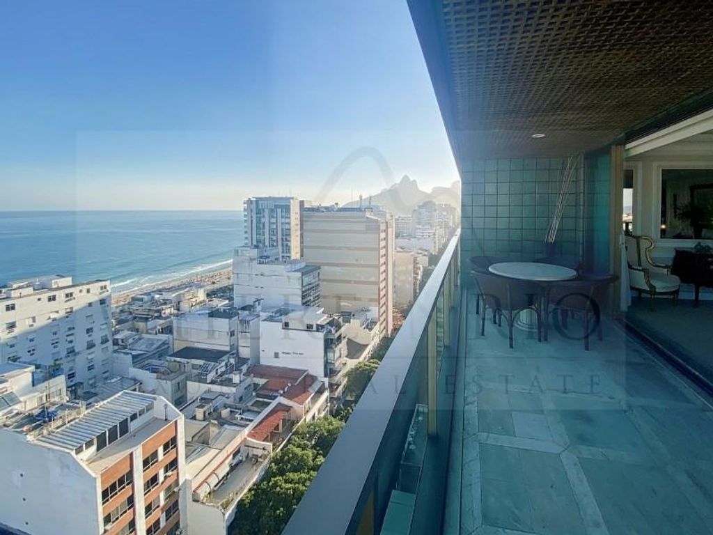 2 bedroom luxury Apartment for sale in Rua Fonte da Saudade, Rio de