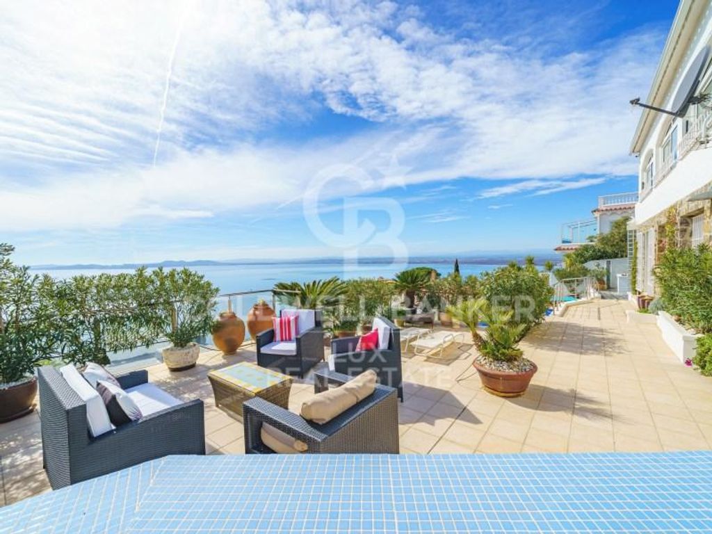 Luxury Villa for sale in Roses, Spain 128751197