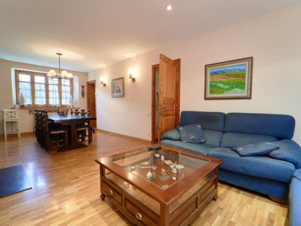 casa-rural-de-lujo-de-263-m2-en-venta-gar-s-catalu-a-129664114