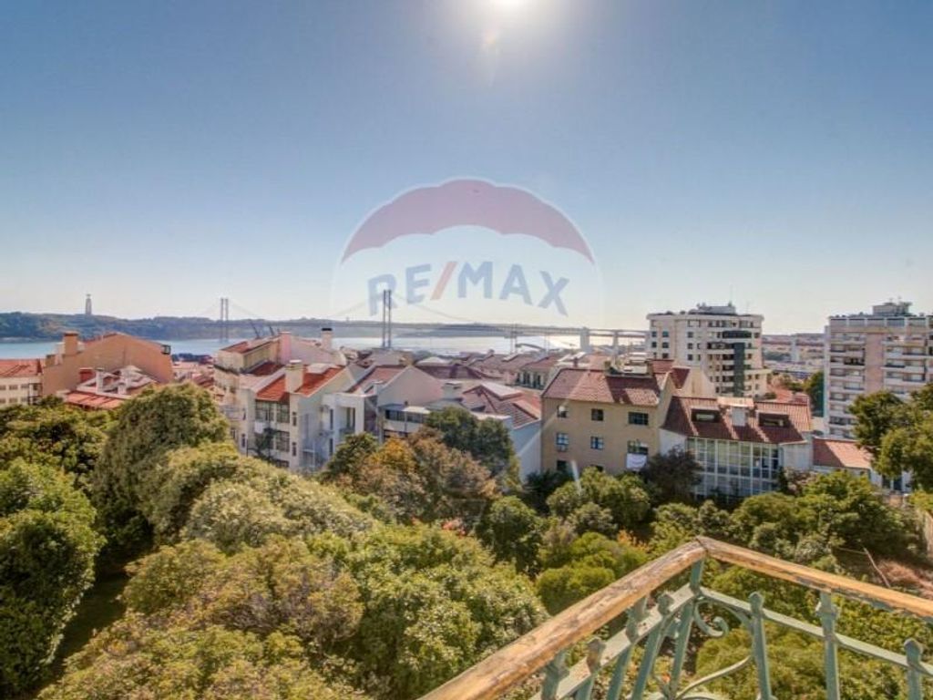 10 room luxury House for sale in Lisbon, Portugal 127406445